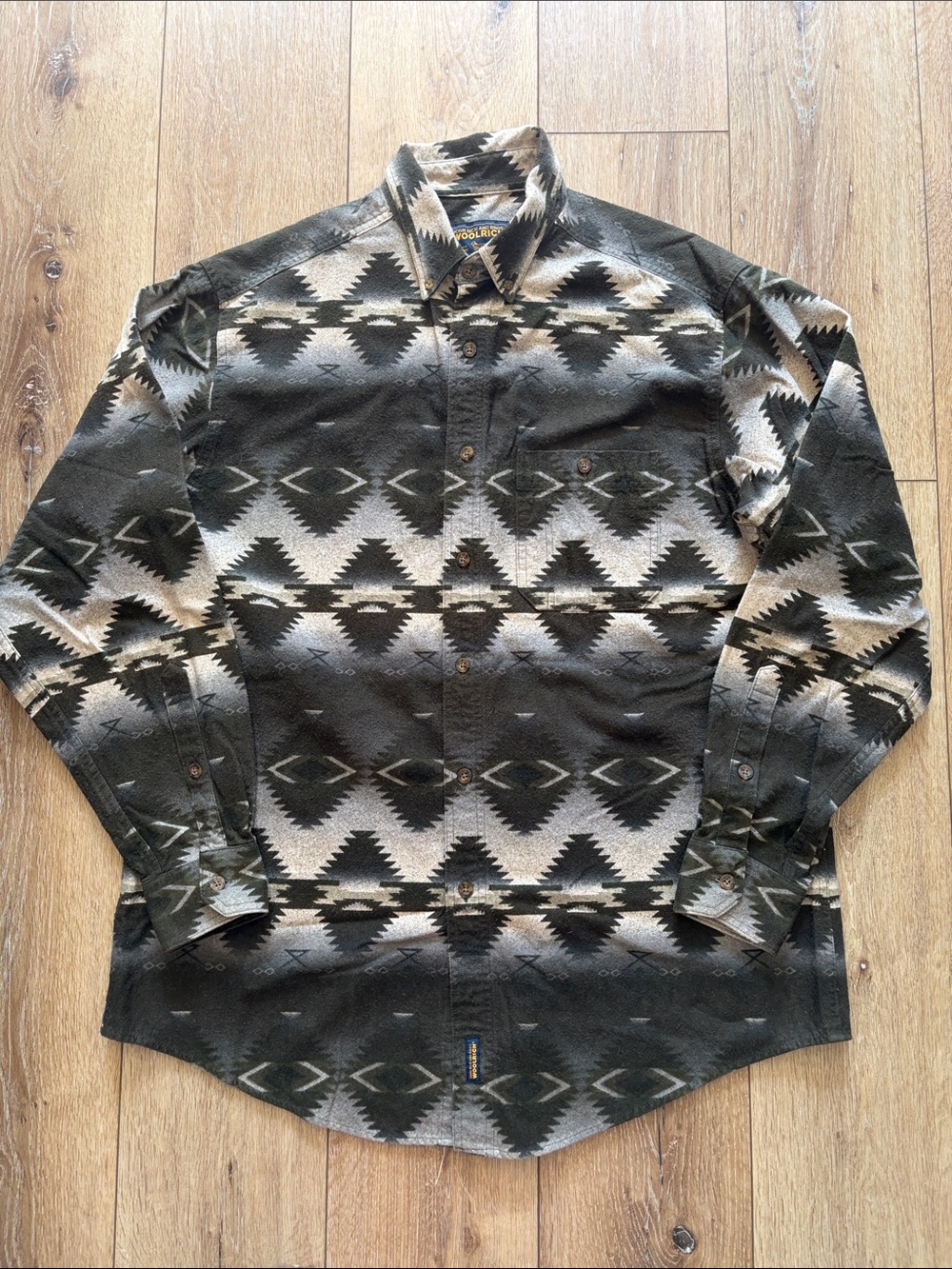 VTG 90’s Woolrich Southwestern Flannel Button Down Shirt Men’s XL Gray Aztec